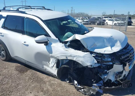 2025 Nissan Pathfinder Sv Fwd z USA, uszkodzony, nr VIN 5N1DR3BA8SC203861